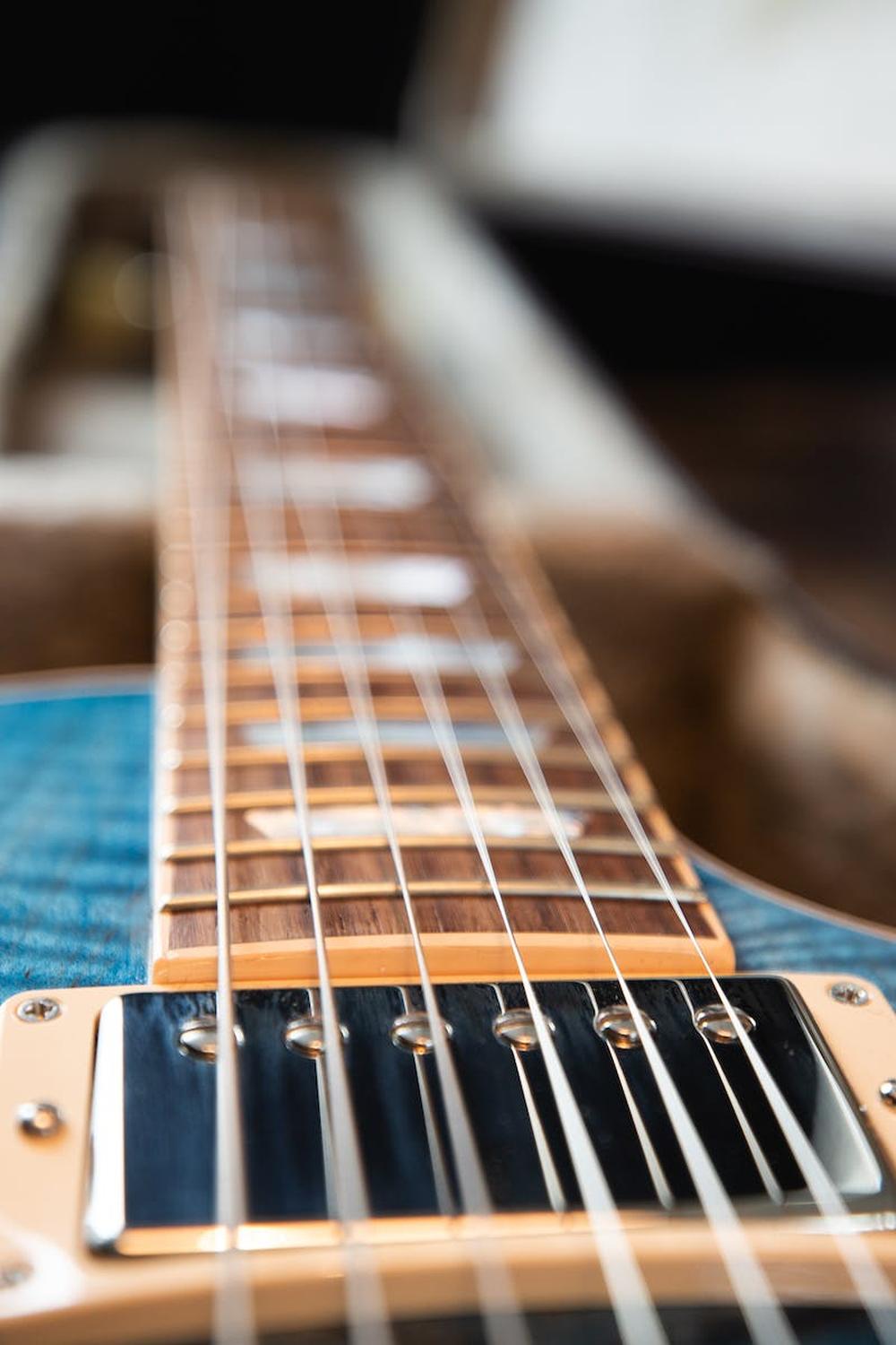 blue_and_brown_guitar