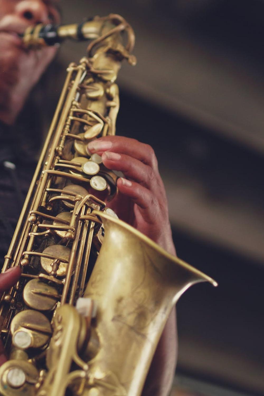 gold_saxophone