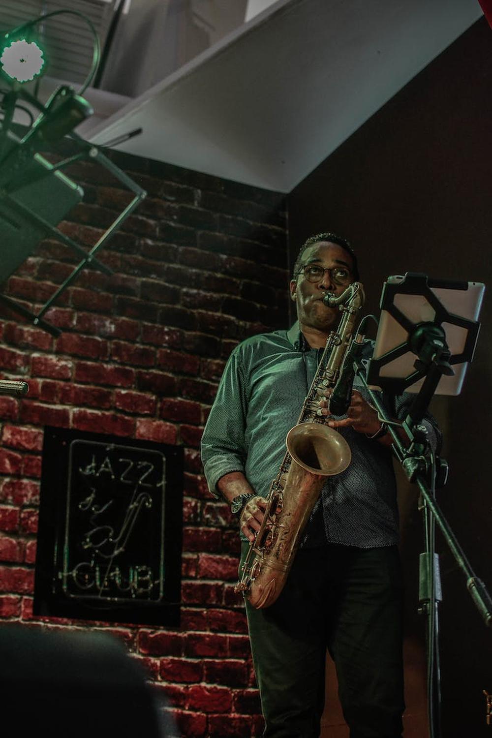 man_playing_saxophone